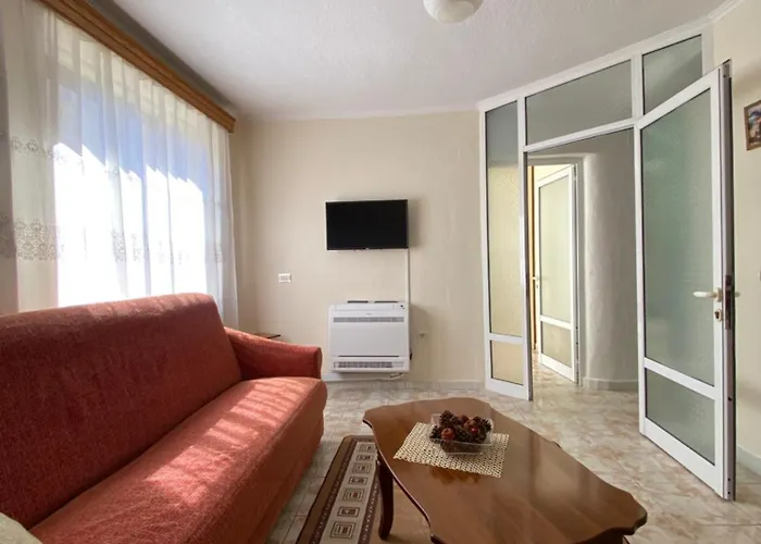 Central Stay Pogradec 波格拉德茨